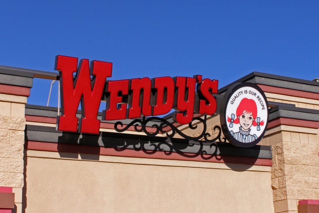 wendys delivery areas hours fees